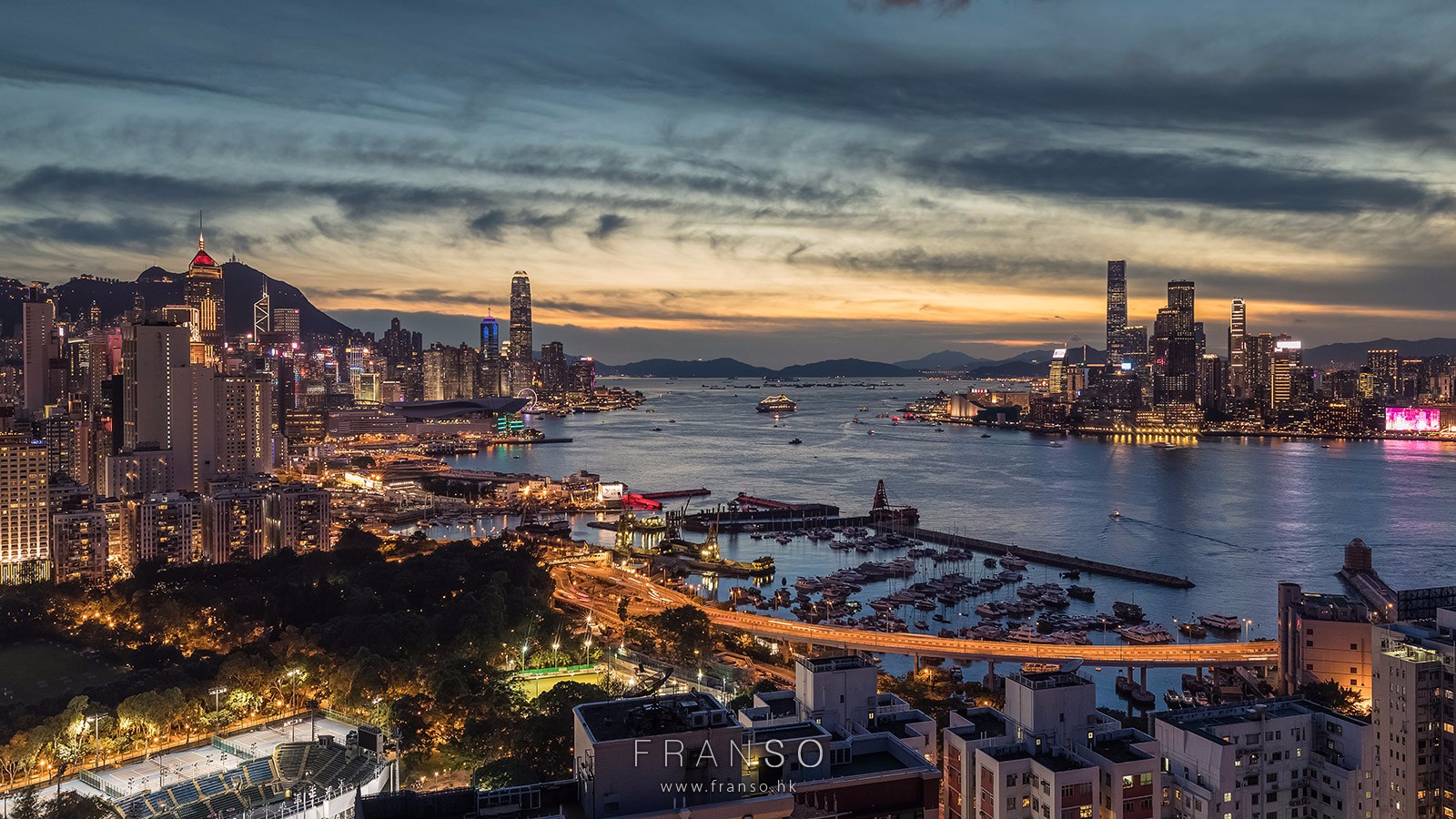 Cityscape | Hong Kong | Sunset of Victoria Harbour | 